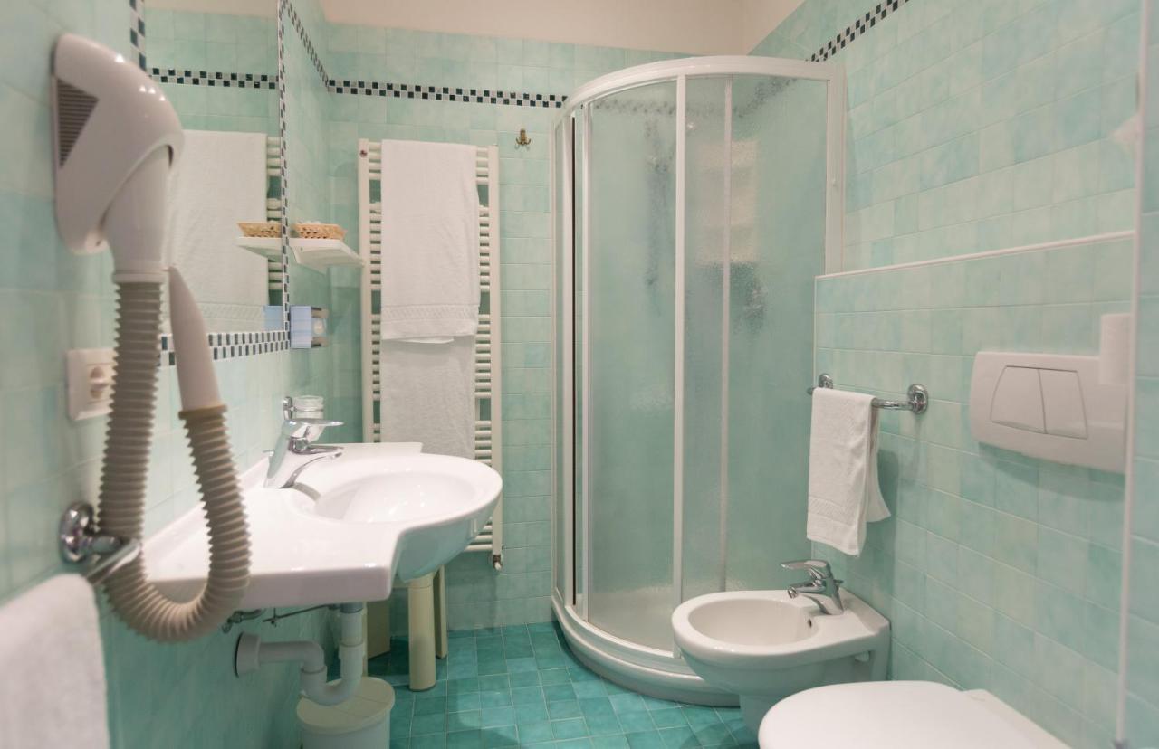 Hotel Al Caval Torri Del Benaco Extérieur photo