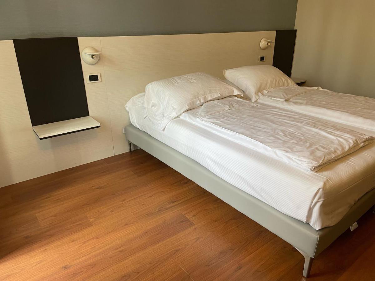 Hotel Al Caval Torri Del Benaco Extérieur photo