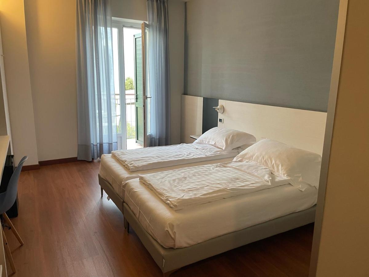 Hotel Al Caval Torri Del Benaco Extérieur photo