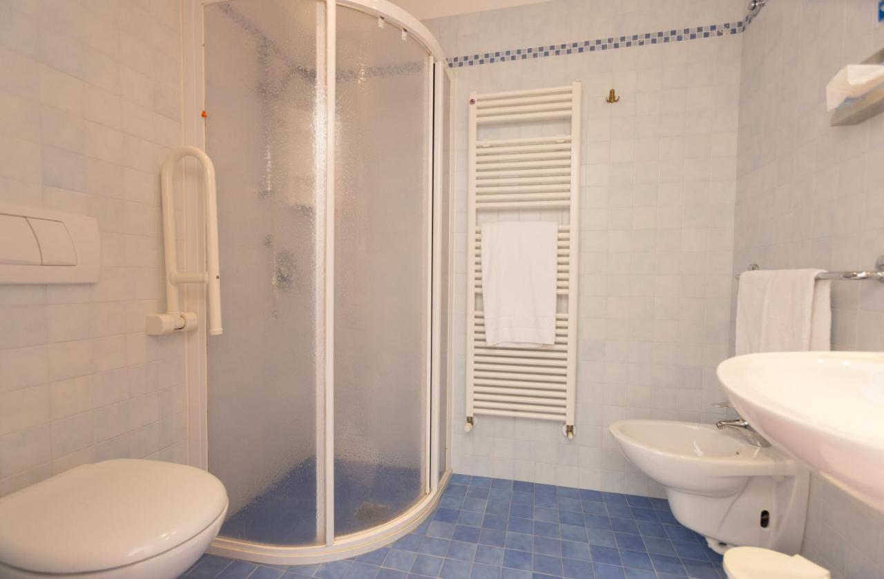 Hotel Al Caval Torri Del Benaco Extérieur photo