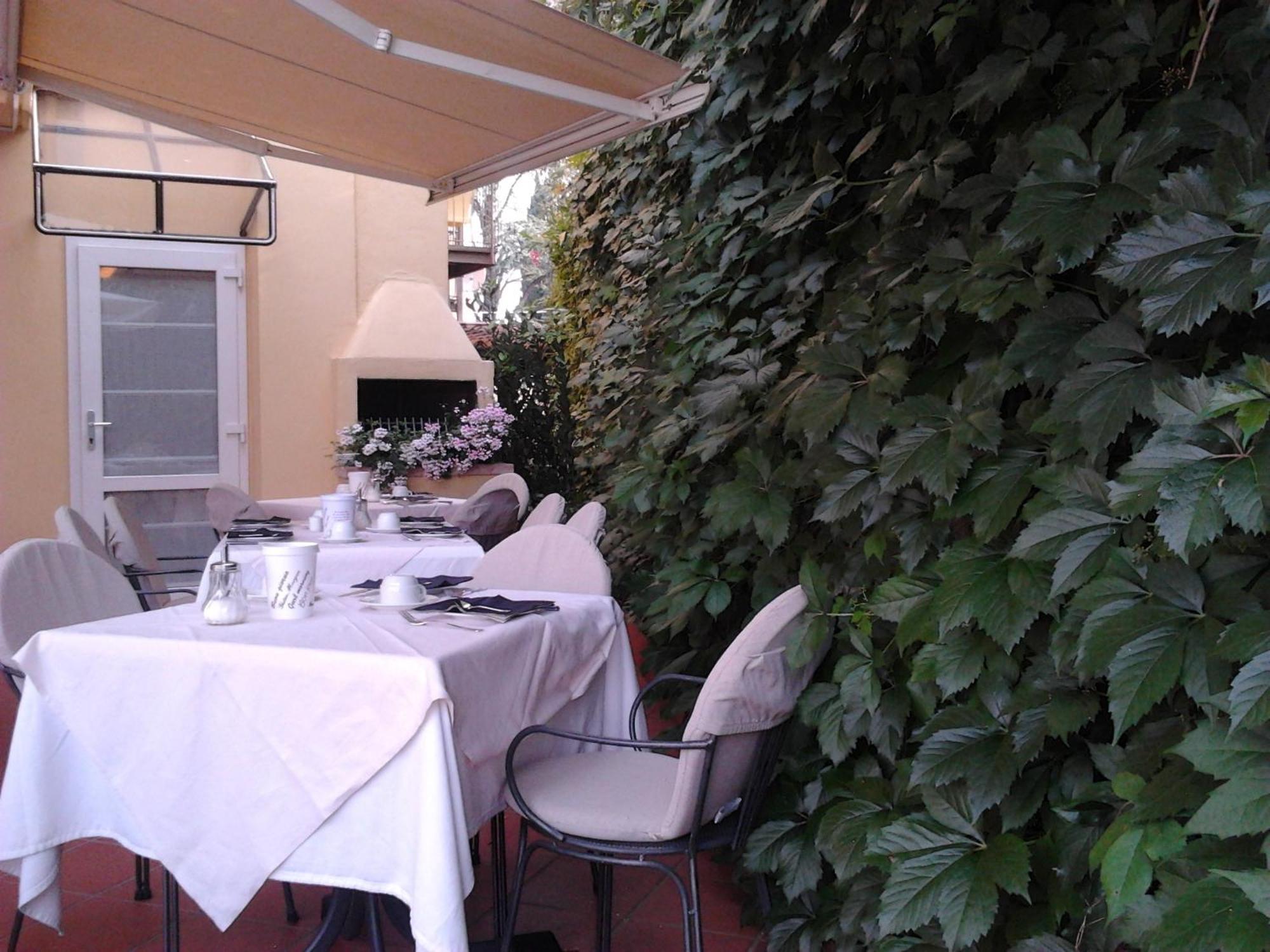 Hotel Al Caval Torri Del Benaco Extérieur photo