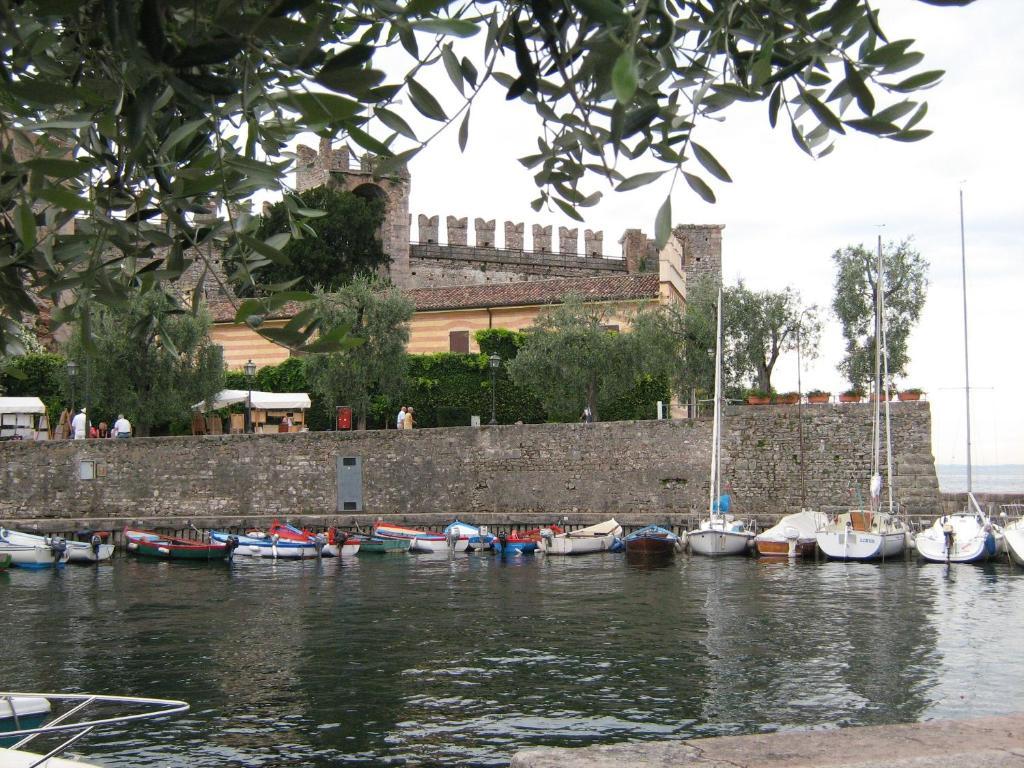 Hotel Al Caval Torri Del Benaco Extérieur photo