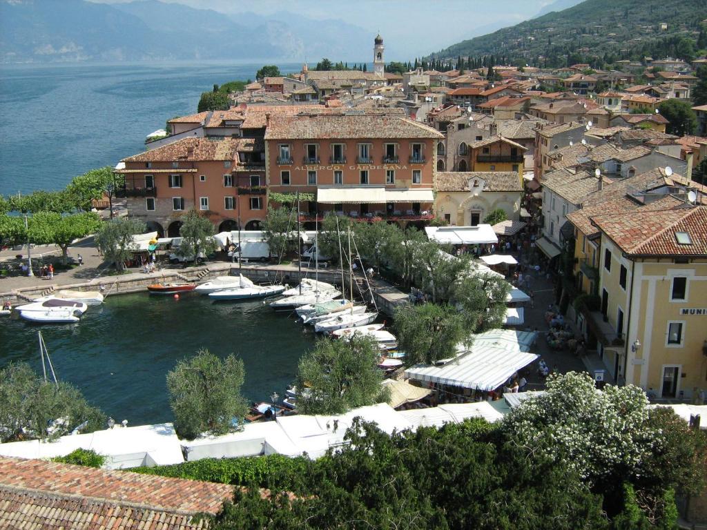 Hotel Al Caval Torri Del Benaco Extérieur photo
