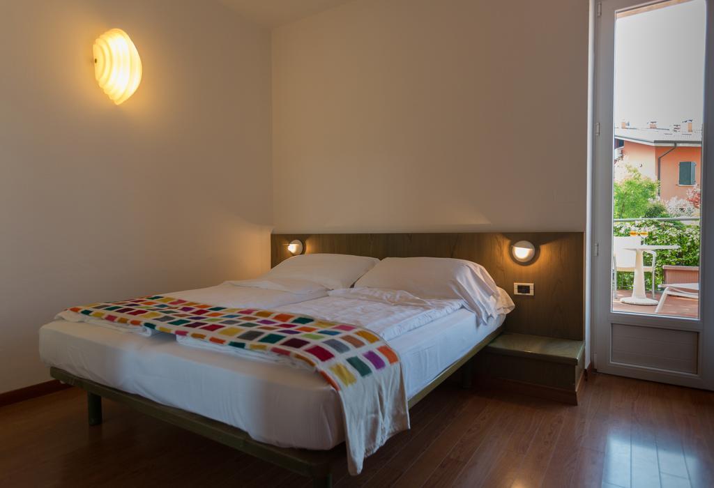 Hotel Al Caval Torri Del Benaco Extérieur photo