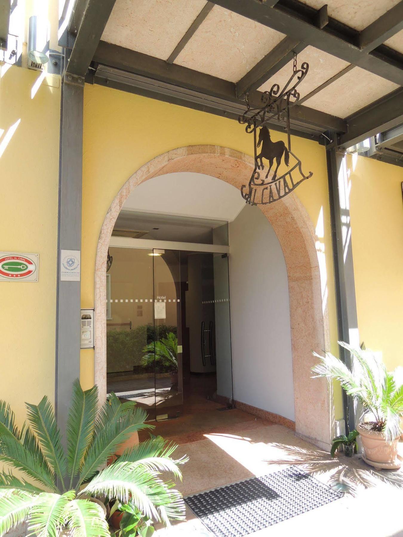 Hotel Al Caval Torri Del Benaco Extérieur photo